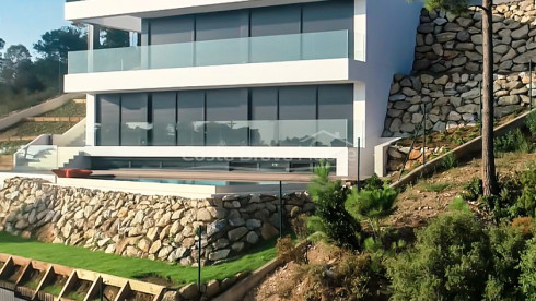 Moderna casa de alto standing de nueva construcción en venta en Begur