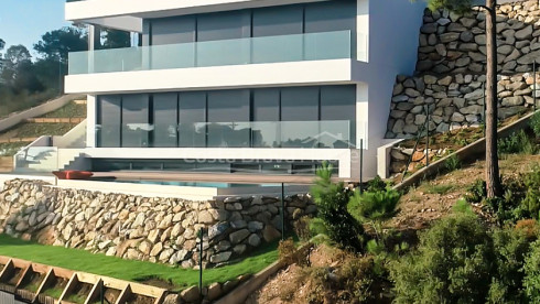 Newly built luxurious house for sale in Begur