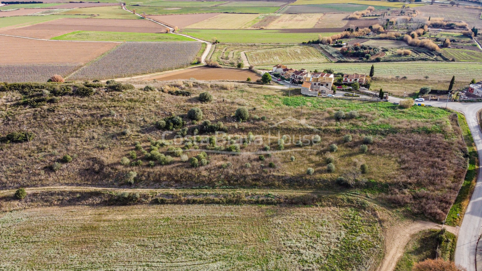 Bouwgrond te koop in Bellcaire d'Empordà met diverse ontwikkelingsmogelijkheden
