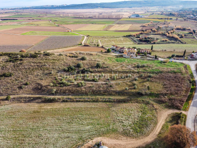 Bouwperceel te koop in Bellcaire d'Empordà met diverse ontwikkelingsmogelijkheden