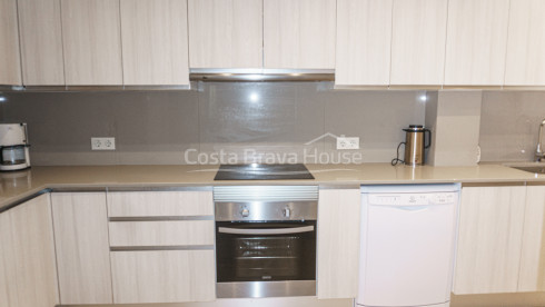 Huis met zwembad en tuin te koop in Tamariu, op slechts 1 km van het strand, op een perceel van 1600 m²