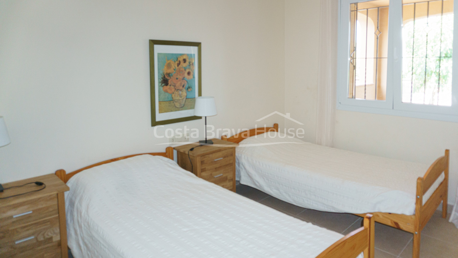 Huis met zwembad en tuin te koop in Tamariu, op slechts 1 km van het strand, op een perceel van 1600 m²