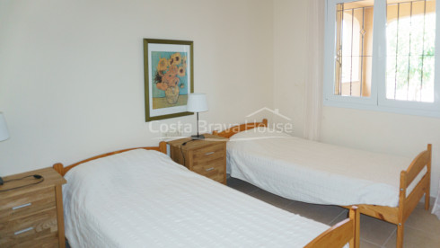 Huis met zwembad en tuin te koop in Tamariu, op slechts 1 km van het strand, op een perceel van 1600 m²