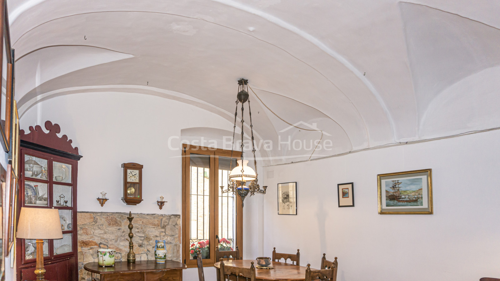 Casa reformada en venta en Begur, en una tranquila ubicación a 3 min a pie de la plaza de la iglesia