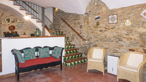 Renovated townhouse for sale in Begur, in a quietl location only 3 min on foot to the church square