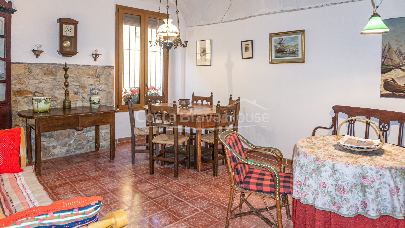 Renovated townhouse for sale in Begur, in a quietl location only 3 min on foot to the church square