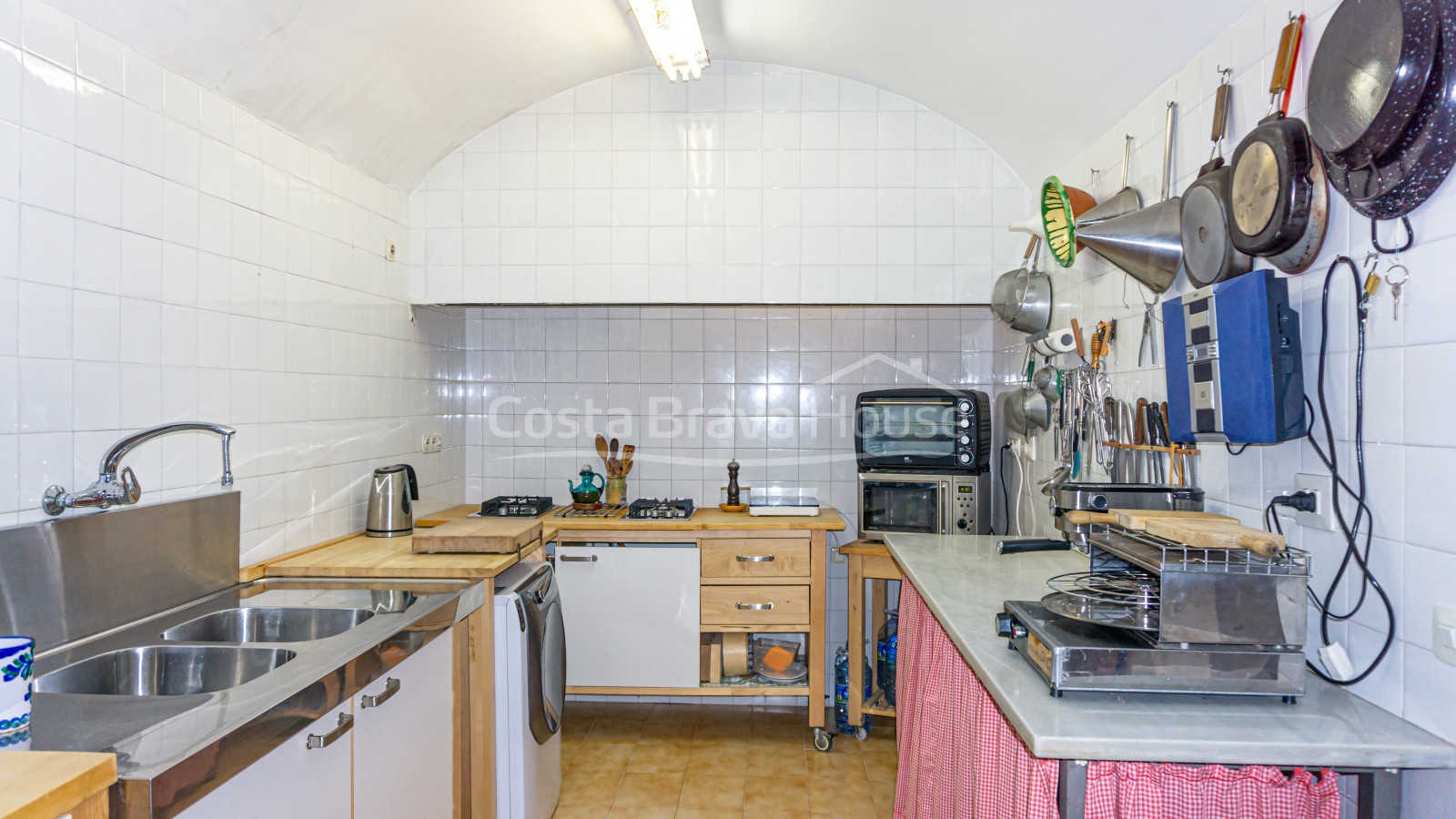 Maison rénovée à vendre à Begur, dans un endroit calme à 3 min à pied de la place de l'église