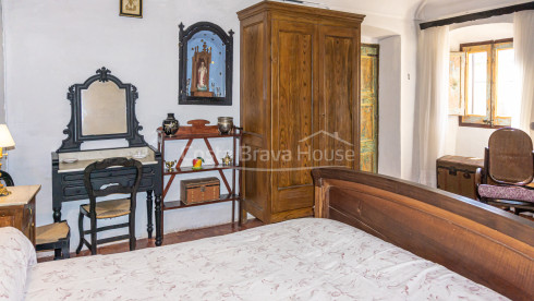 Renovated townhouse for sale in Begur, in a quietl location only 3 min on foot to the church square