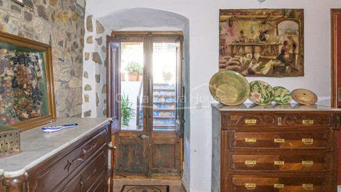 Renovated townhouse for sale in Begur, in a quietl location only 3 min on foot to the church square