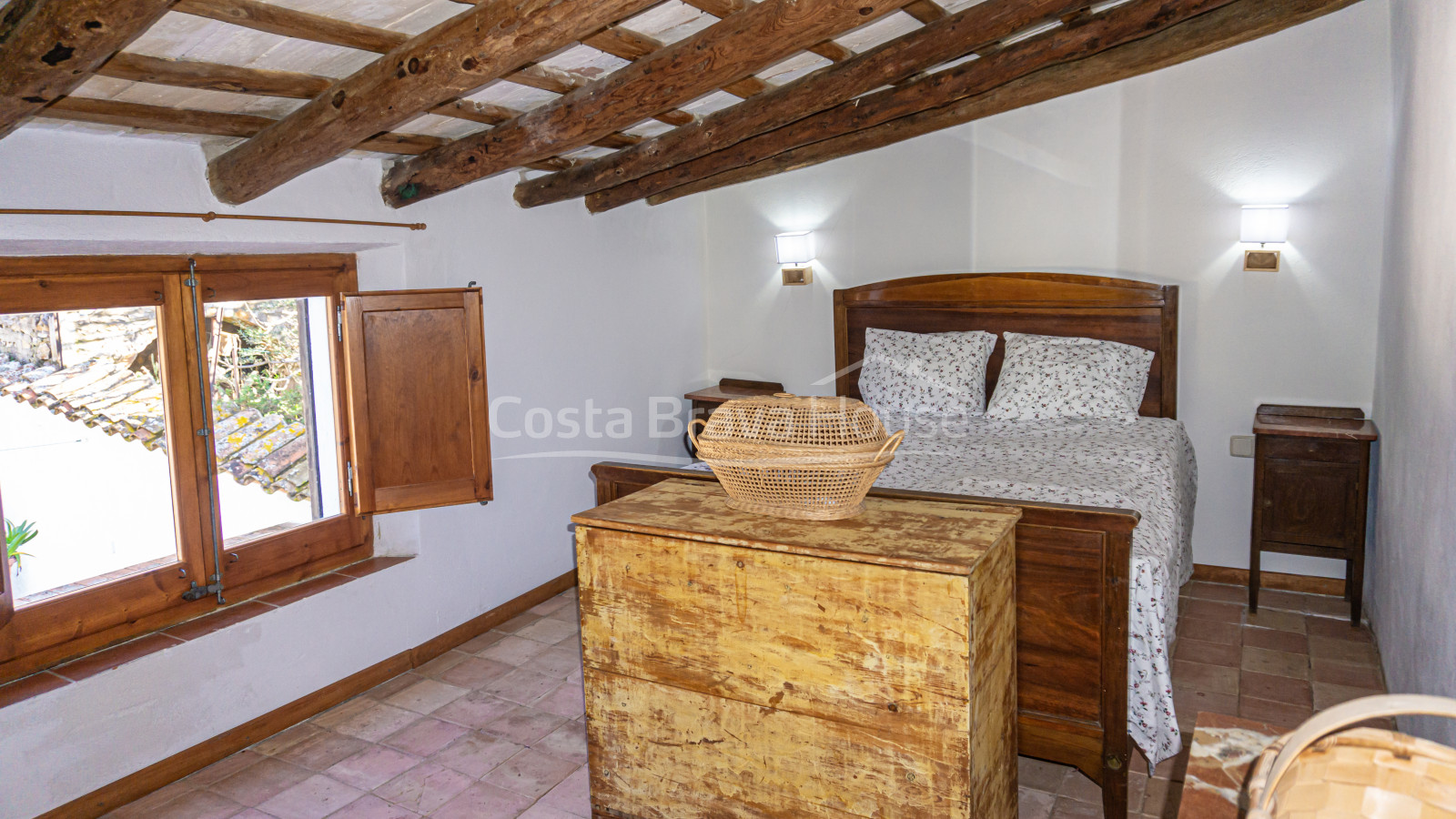 Casa reformada en venta en Begur, en una tranquila ubicación a 3 min a pie de la plaza de la iglesia