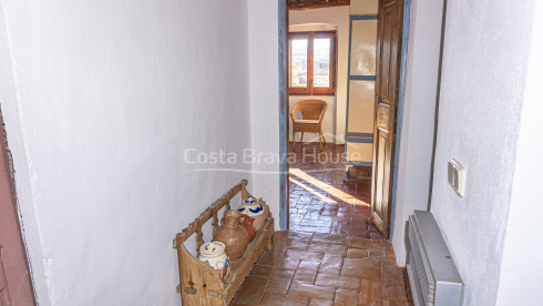 Renovated townhouse for sale in Begur, in a quietl location only 3 min on foot to the church square
