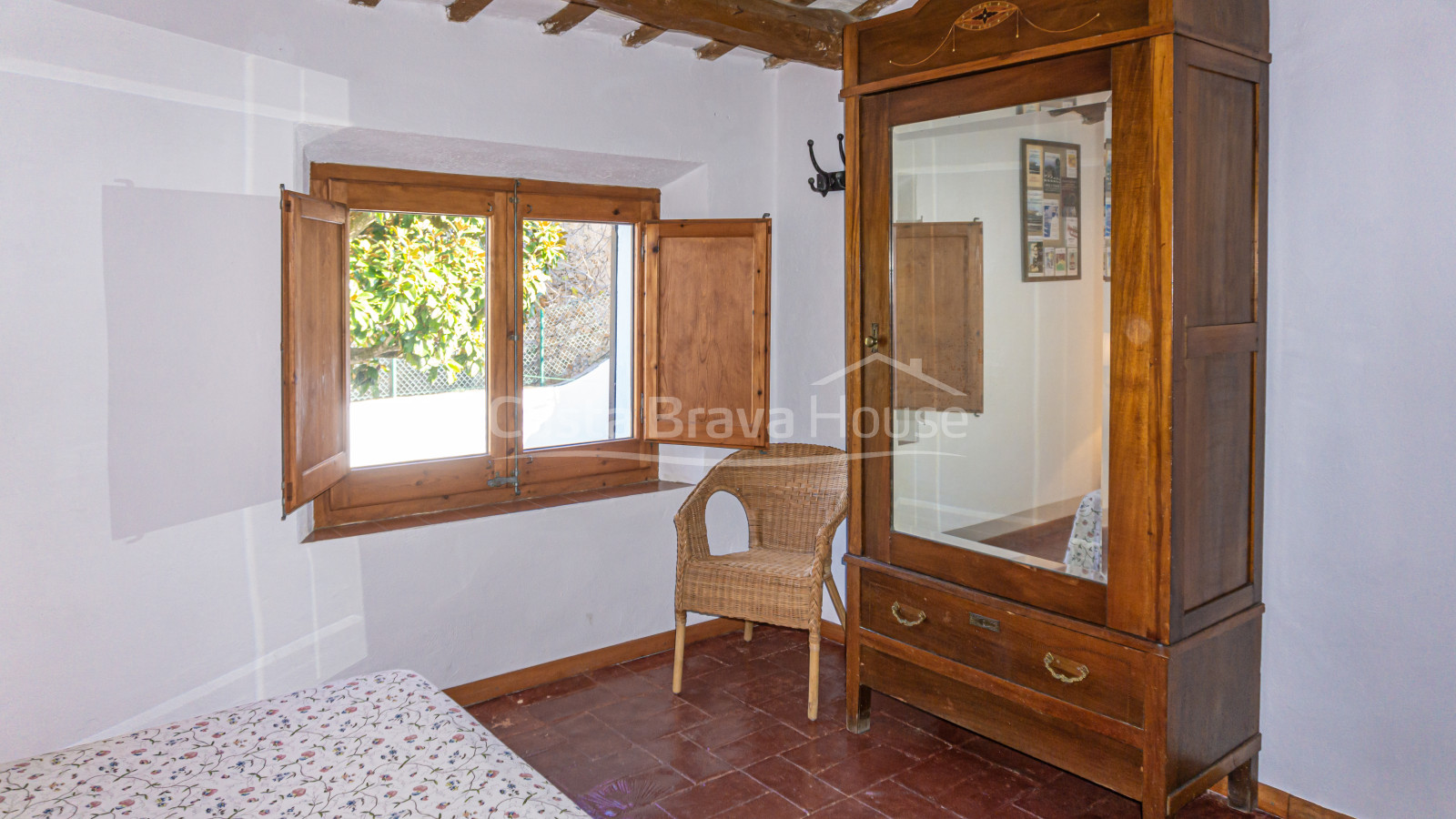 Renovated townhouse for sale in Begur, in a quietl location only 3 min on foot to the church square