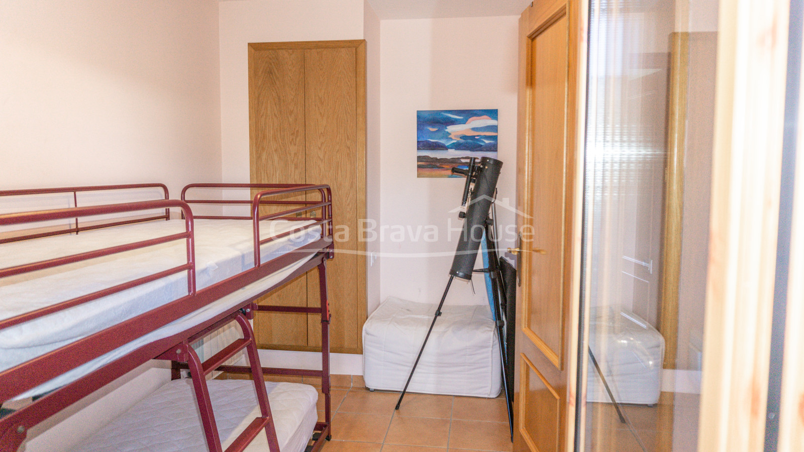 House for sale in Calella Palafrugell 10 min from the beach, in an attractive community with pool
