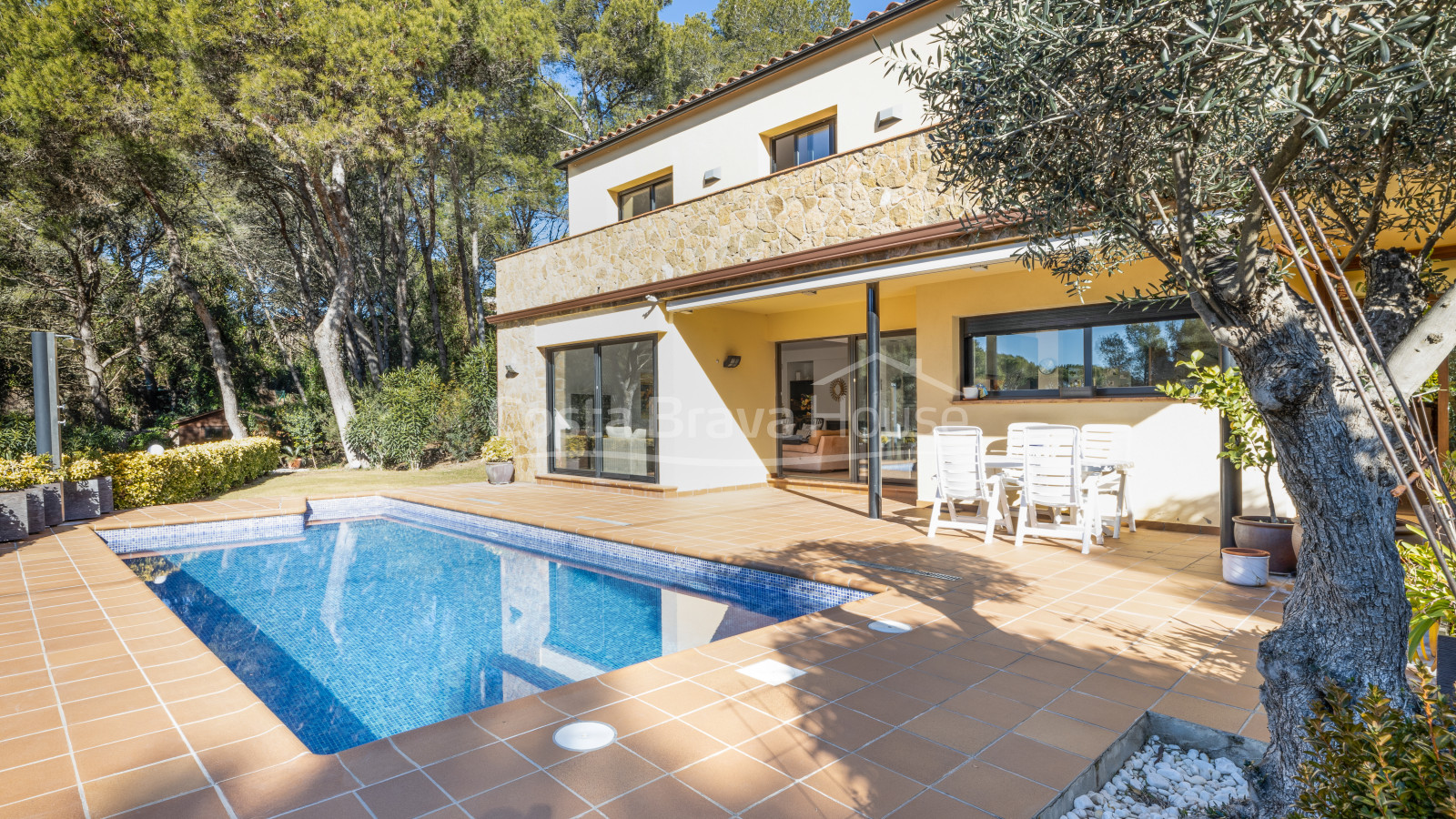 Maison en excellent état, avec jardin et piscine, très proche d'Aiguablava et Tamariu.