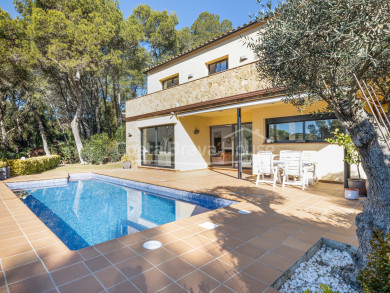 Maison en excellent état, avec jardin et piscine, très proche d'Aiguablava et Tamariu.