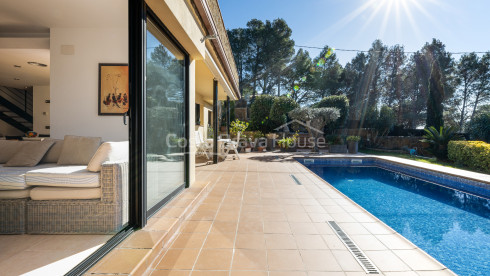 Maison en excellent état, avec jardin et piscine, très proche d'Aiguablava et Tamariu.