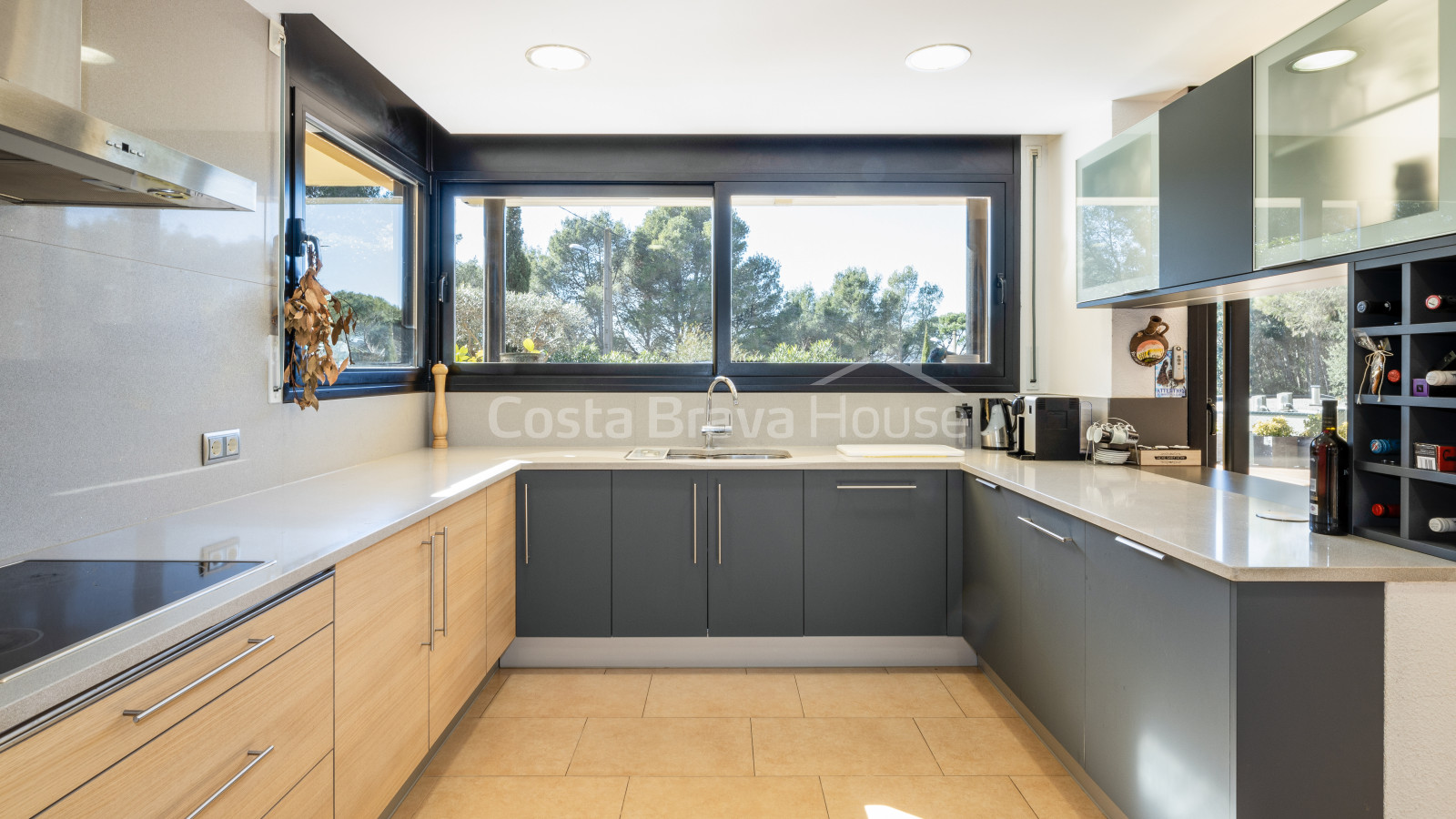 Casa en inmejorable estado de conservación, con jardín y piscina, muy cerca de Aiguablava y Tamariu