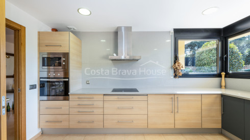 Casa en inmejorable estado de conservación, con jardín y piscina, muy cerca de Aiguablava y Tamariu