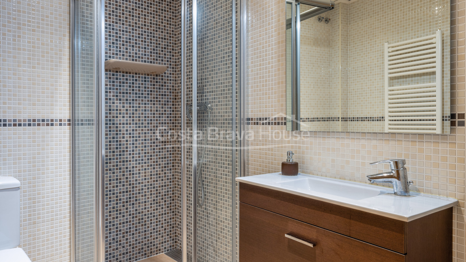 Casa en immillorable estat de conservació, amb jardí i piscina, molt a prop d´Aiguablava i Tamariu