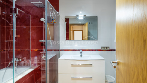 Casa en immillorable estat de conservació, amb jardí i piscina, molt a prop d´Aiguablava i Tamariu