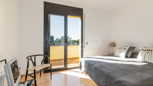 Casa en immillorable estat de conservació, amb jardí i piscina, molt a prop d´Aiguablava i Tamariu