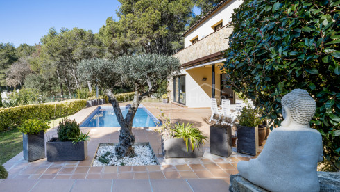 Maison en excellent état, avec jardin et piscine, très proche d'Aiguablava et Tamariu.