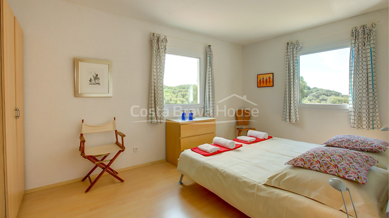 Casa en venta en Tamariu con 1600 m2 de terreno y jardín con piscina