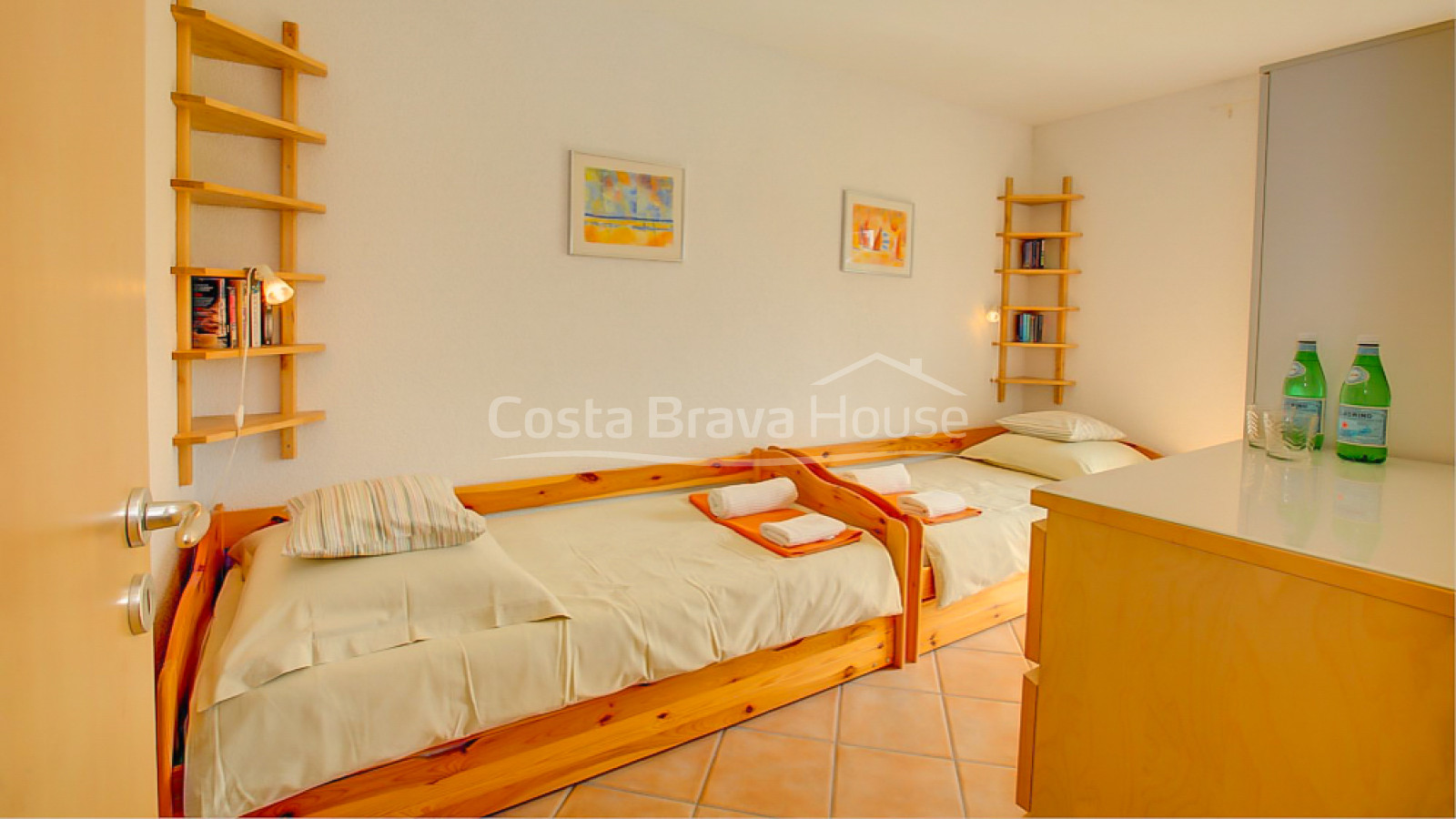 Casa en venta en Tamariu con 1600 m2 de terreno y jardín con piscina