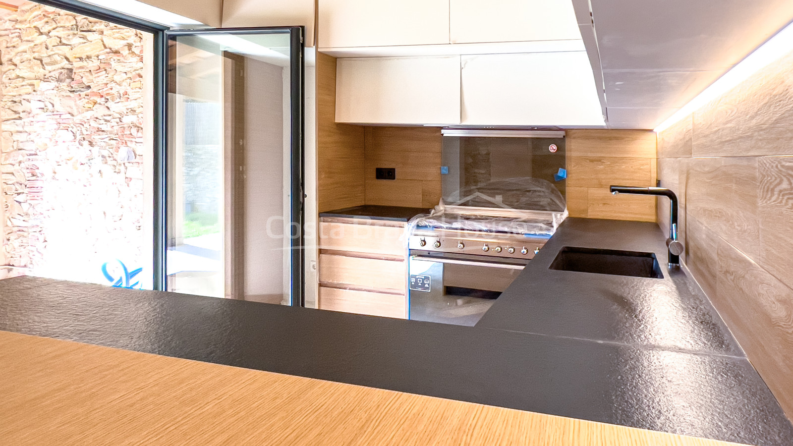 Deliciosa casa de pueblo recién reformada en venta en Begur, a 2 min a pie del centro ciudad