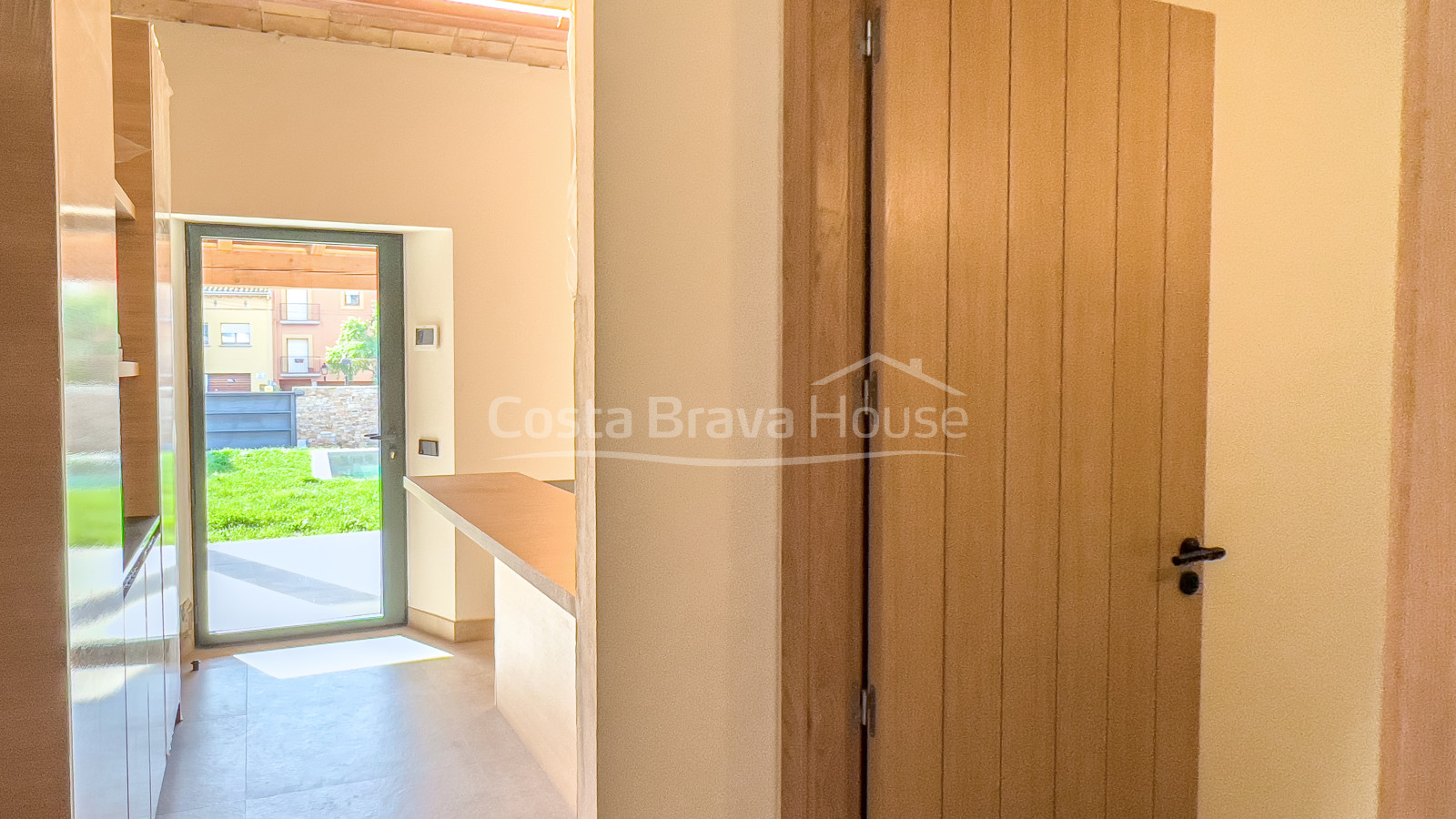 Deliciosa casa de pueblo recién reformada en venta en Begur, a 2 min a pie del centro ciudad