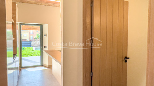 Delightful newly renovated townhouse for sale in Begur, 2 min walking distance to the town centre