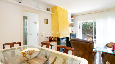 Apartment with sea view for sale in Calella Palafrugell, 250 m from the Port Pelegrí beach