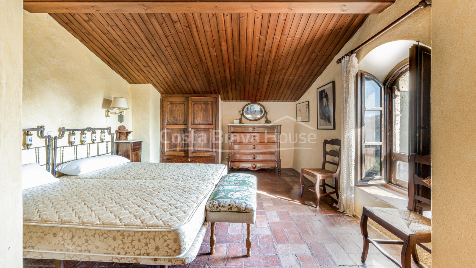 Stately 17th century Catalan country house for sale in Cruilles with 19 ha of land and outbuildings