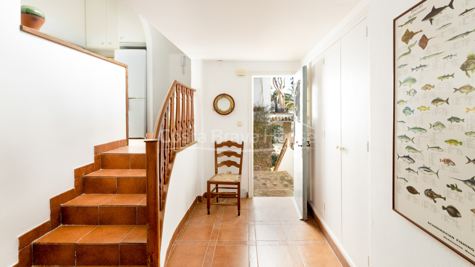 Lot de 3 appartements avec terrasse plus une annexe, à 2 minutes à pied de la plage de Tamariu