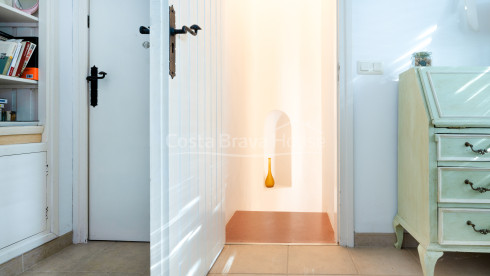 Lot de 3 appartements avec terrasse plus une annexe, à 2 minutes à pied de la plage de Tamariu