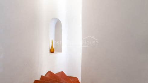 Lot of 3 flats with terrace plus one annex, 2 minutes walking distance to the beach of Tamariu