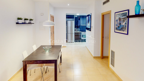 Apartament de 2 dormitoris amb garatge en venda a Tamariu, a només uns passos de la platja i el mar