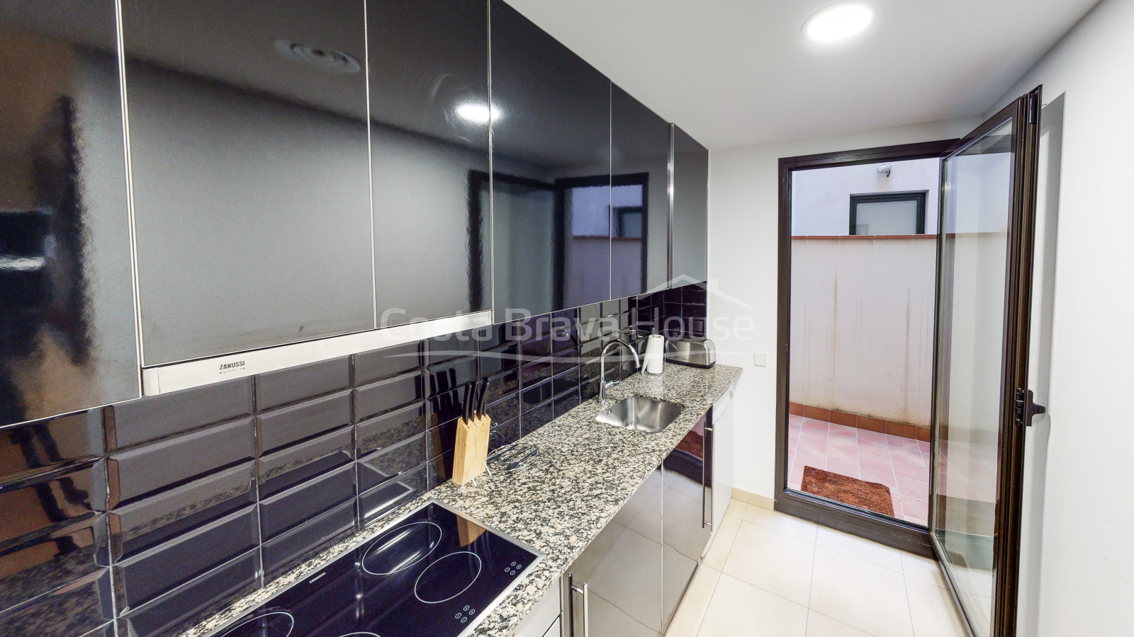 Two bedroom apartment with garage for sale in Tamariu, just a few steps from the beach and the sea