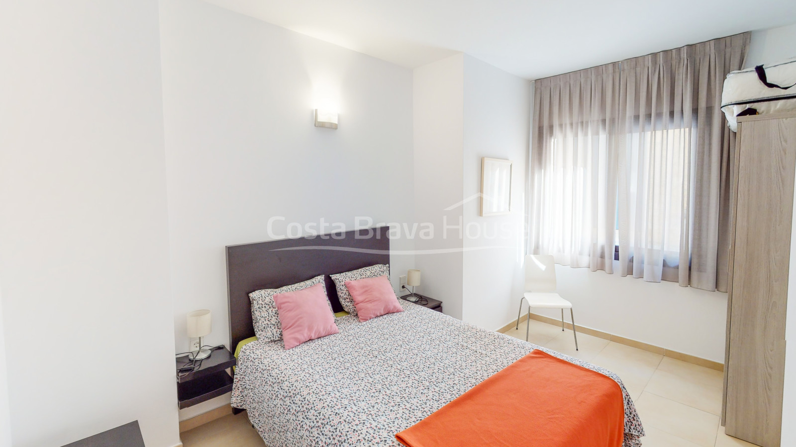 Appartement de 2 chambres avec garage à vendre à Tamariu, à quelques pas de la plage et de la mer