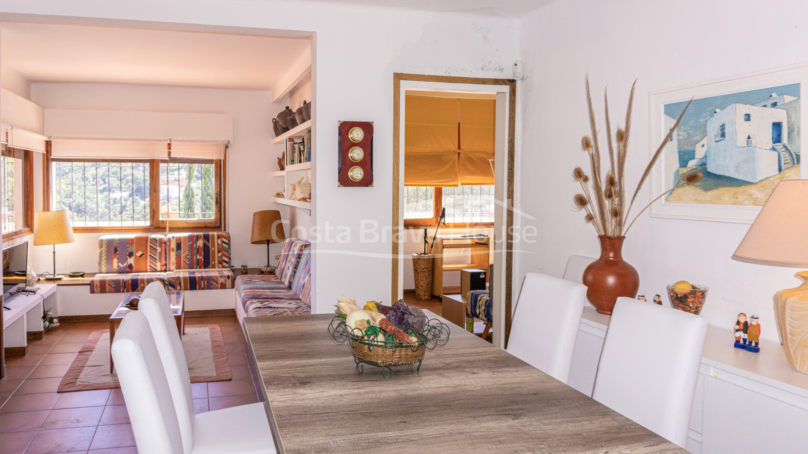 Two separate apartments that can be joined for sale halfway between Sa Tuna beach and Begur town