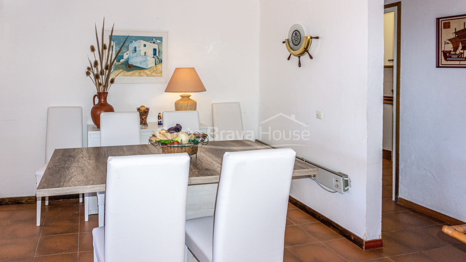 Two separate apartments that can be joined for sale halfway between Sa Tuna beach and Begur town