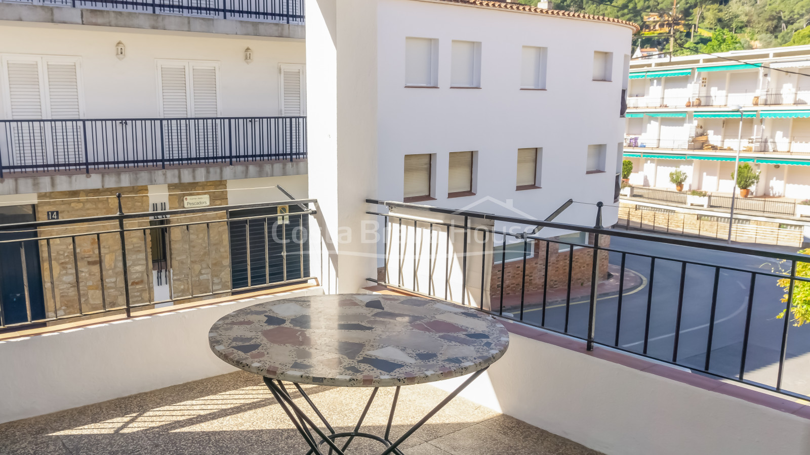 Immeuble 3 appartements à vendre à Tamariu, à seulement 3 min à pied de la plage