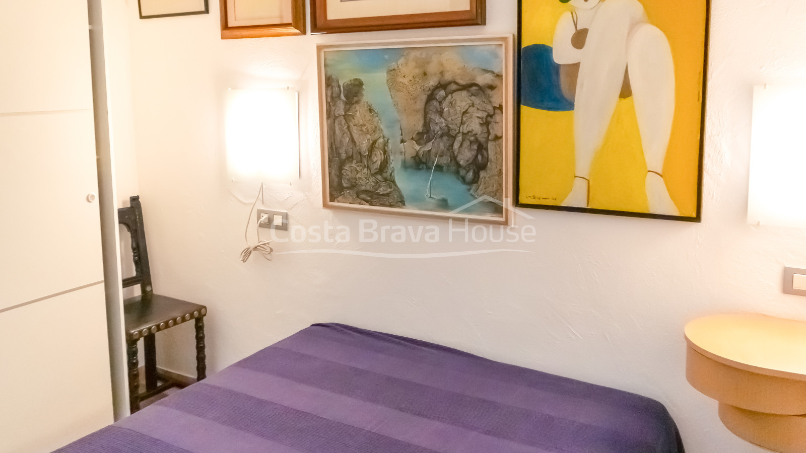 Edificio de 3 apartamentos en venta en Tamariu, a solo 3 min a pie de la playa y paseo marítimo