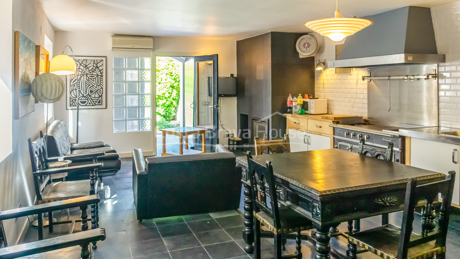 Immeuble 3 appartements à vendre à Tamariu, à seulement 3 min à pied de la plage