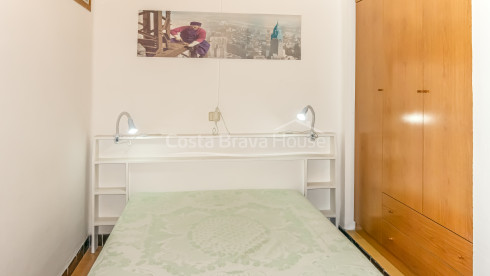 Edificio de 3 apartamentos en venta en Tamariu, a solo 3 min a pie de la playa y paseo marítimo