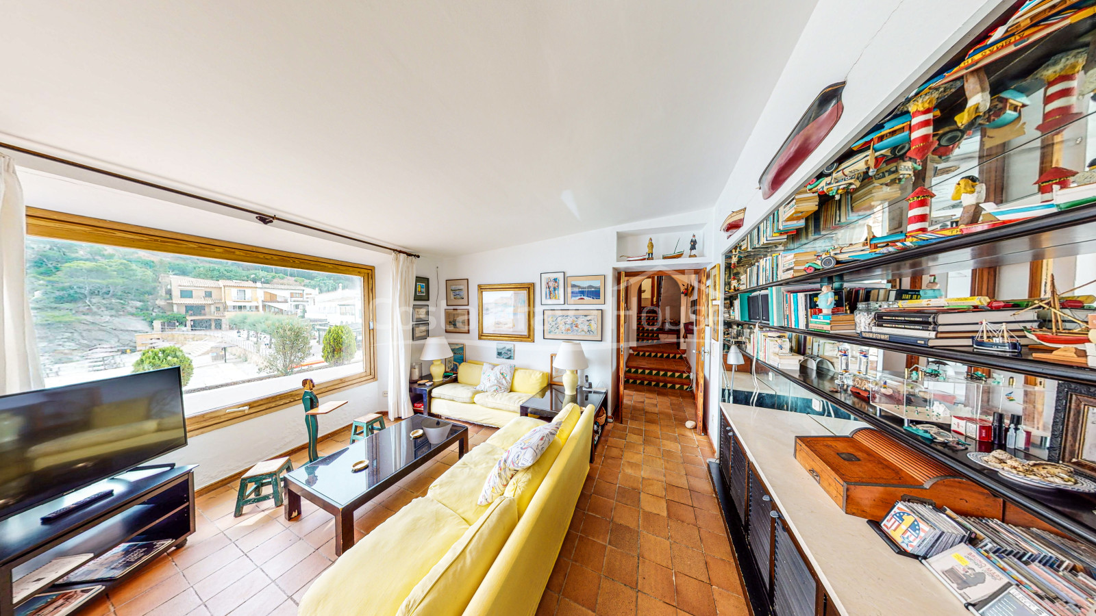 Exclusieve villa aan zee te koop in Sa Tuna (Begur) met botenhuis direct aan het strand.