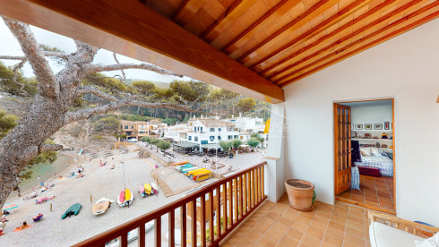 Exclusive seafront villa for sale in Sa Tuna (Begur) with hangar-boat just on the beach.