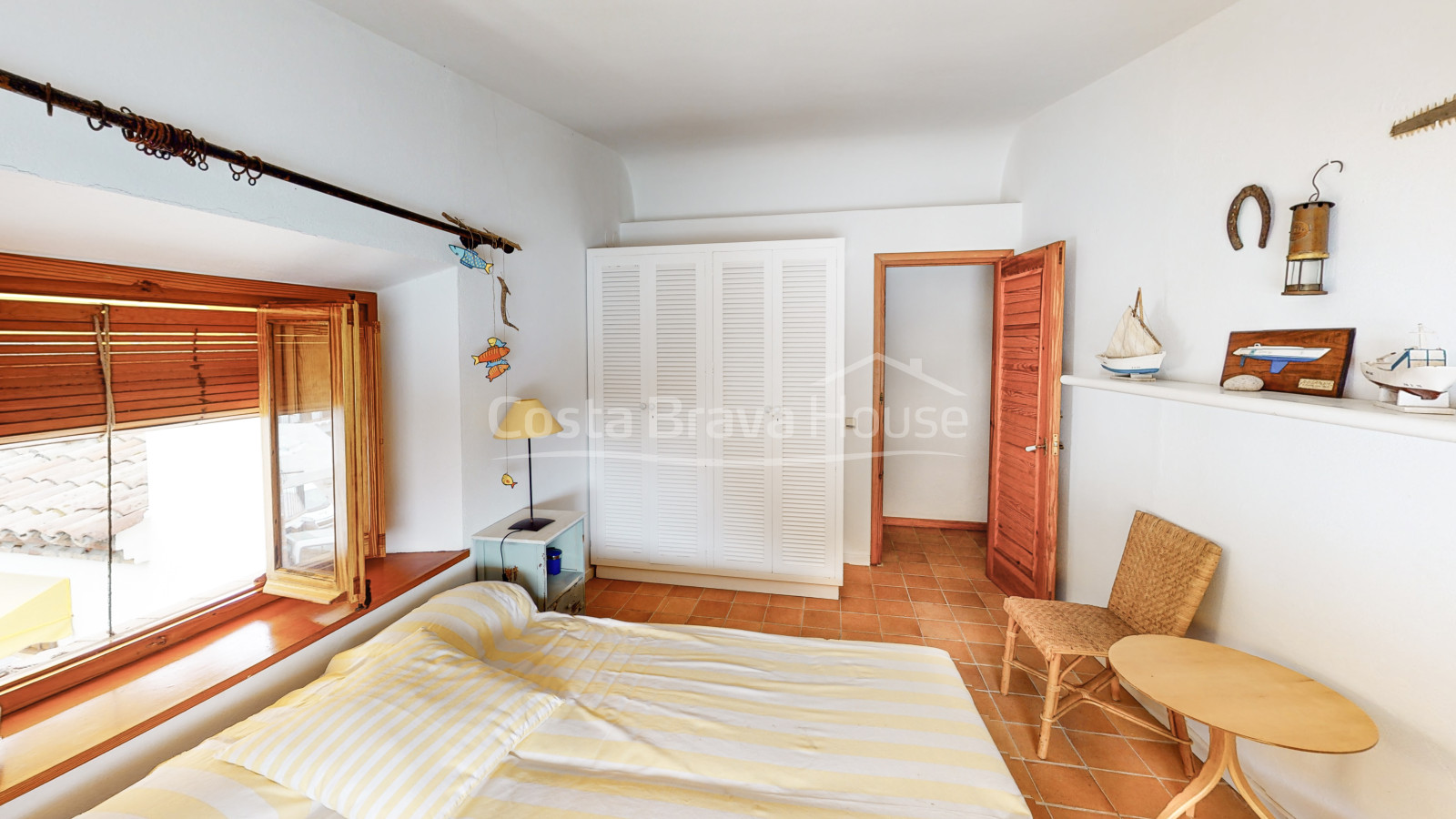 Exclusieve villa aan zee te koop in Sa Tuna (Begur) met botenhuis direct aan het strand.