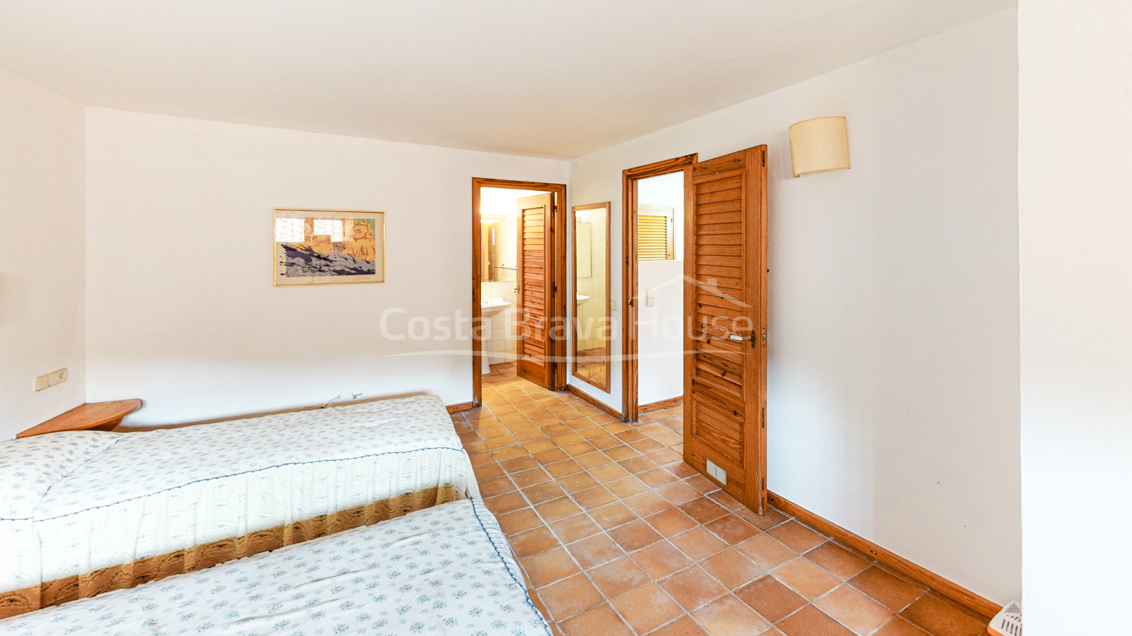 Exclusieve villa aan zee te koop in Sa Tuna (Begur) met botenhuis direct aan het strand.