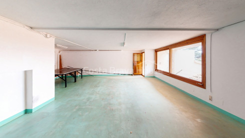 Exclusieve villa aan zee te koop in Sa Tuna (Begur) met botenhuis direct aan het strand.